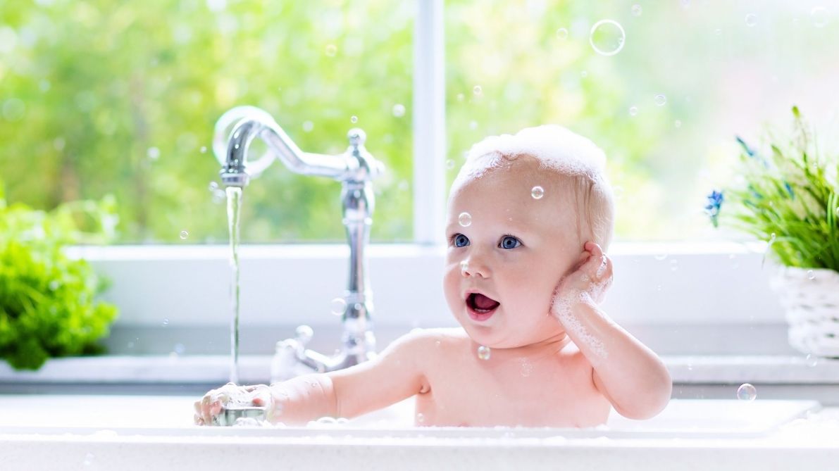 Natural baby shampoo at Flow Cosmetics